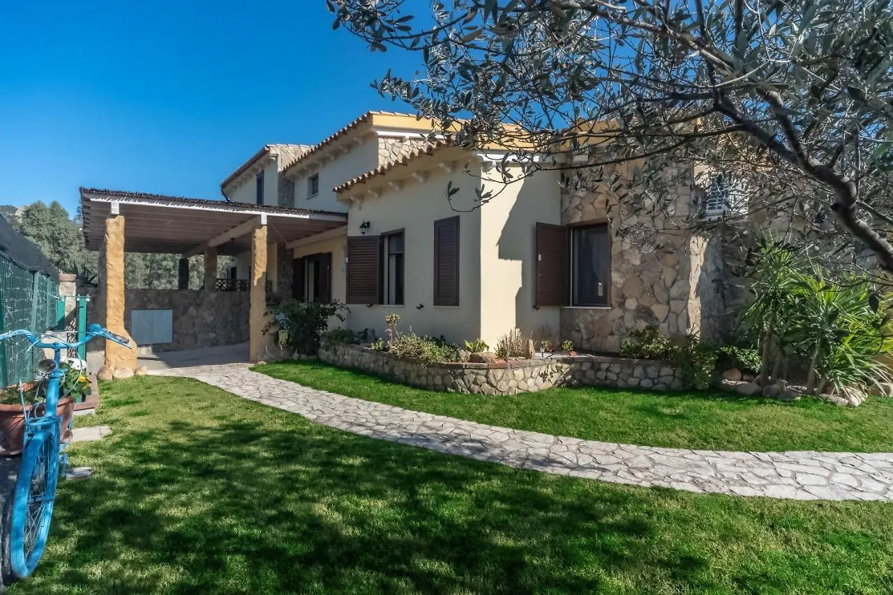 Villa Tiziana&Alessia Castiadas İtalya